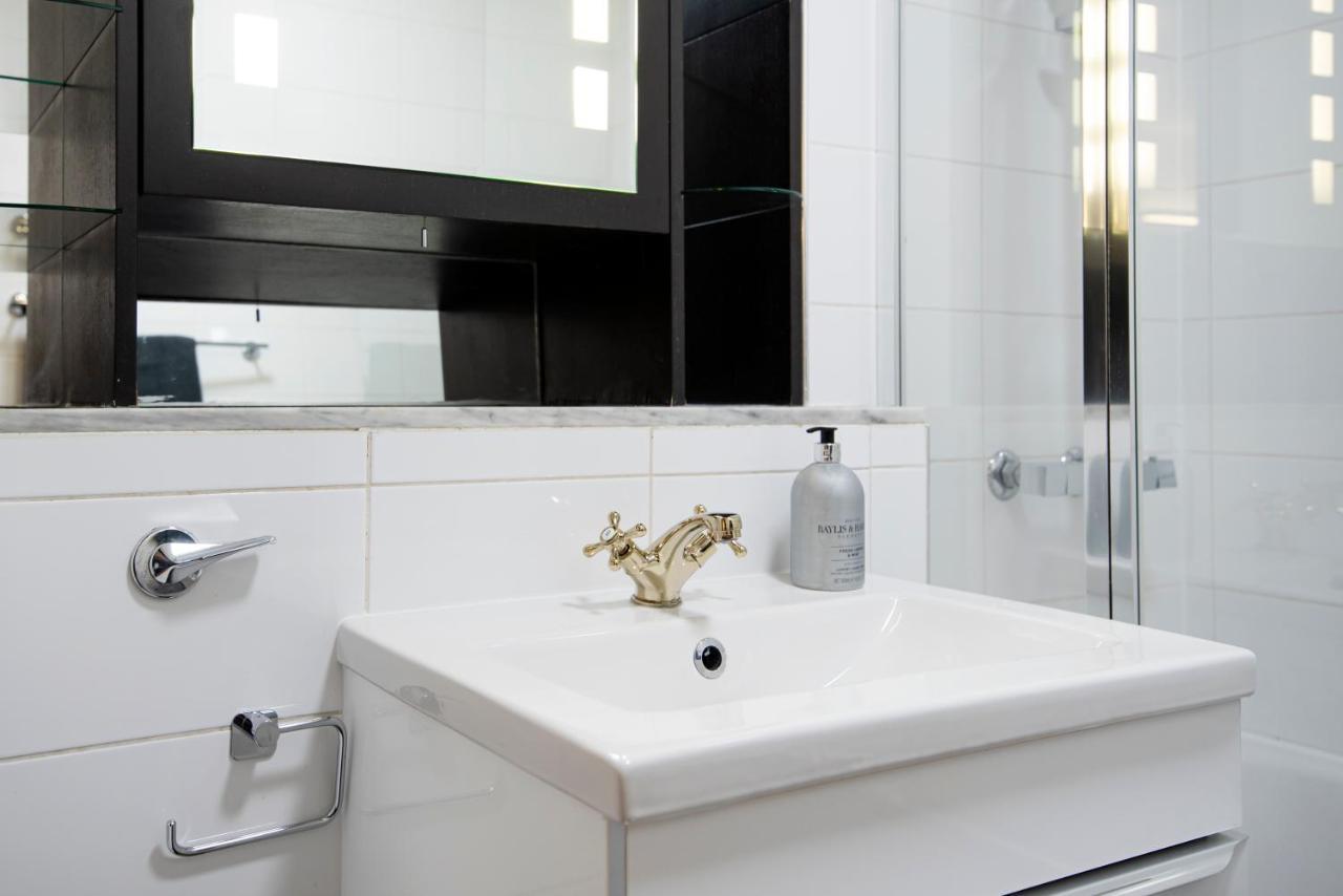 Large And Central 2 Bed London Eksteriør bilde
